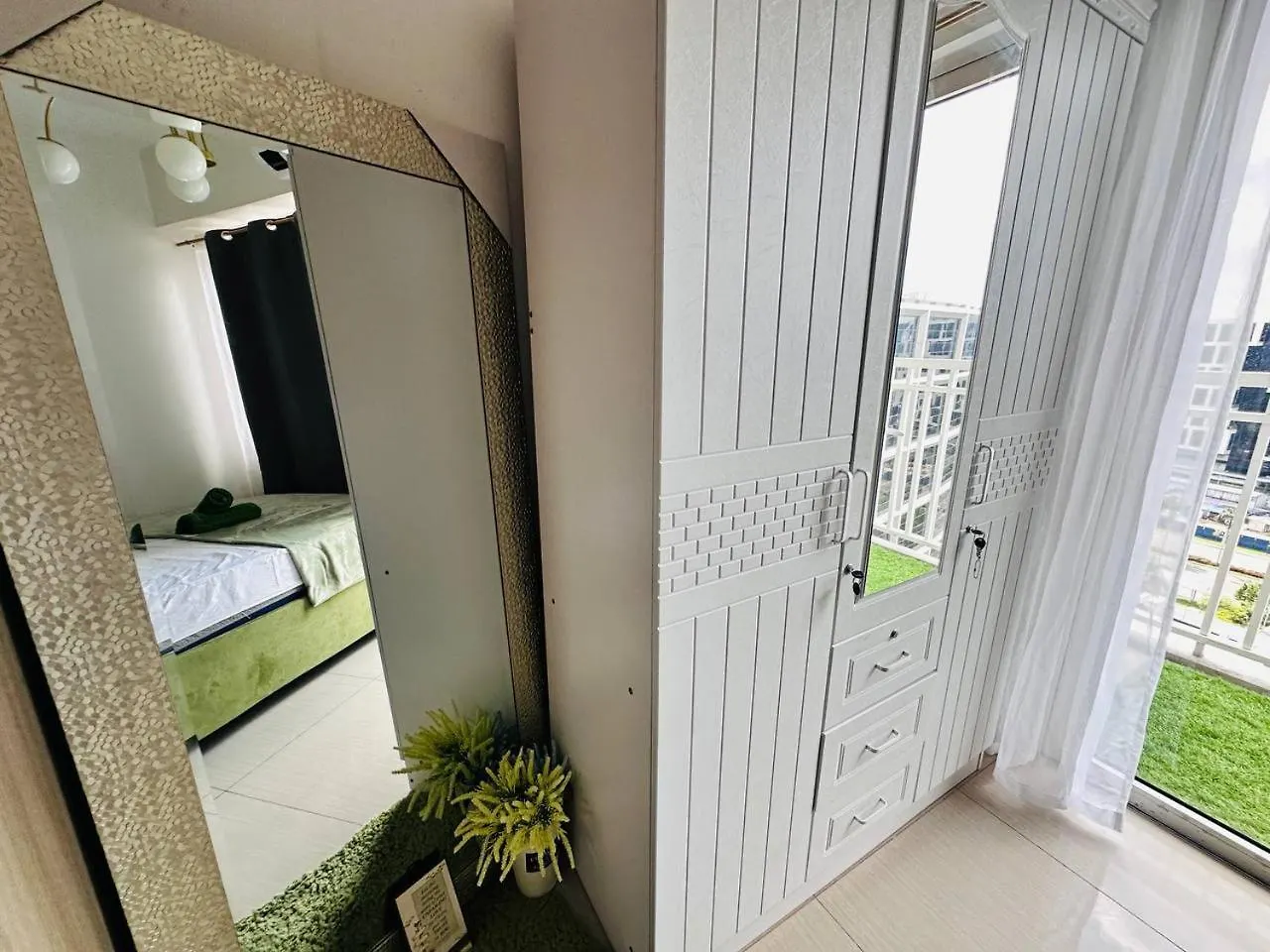 Avocado Room By Surestay Moa Manila Filippinerna