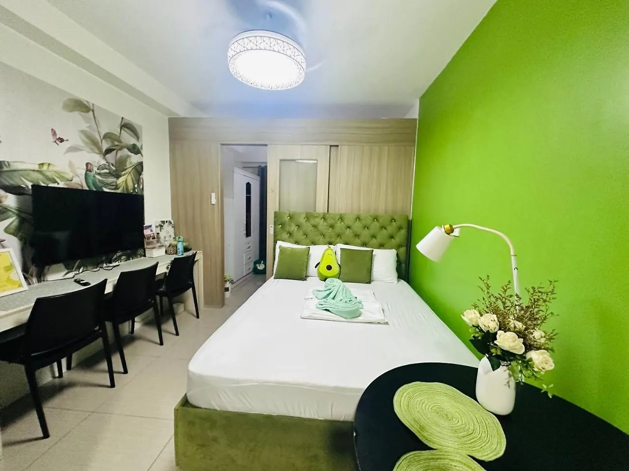 Avocado Room By Surestay Moa Manila
